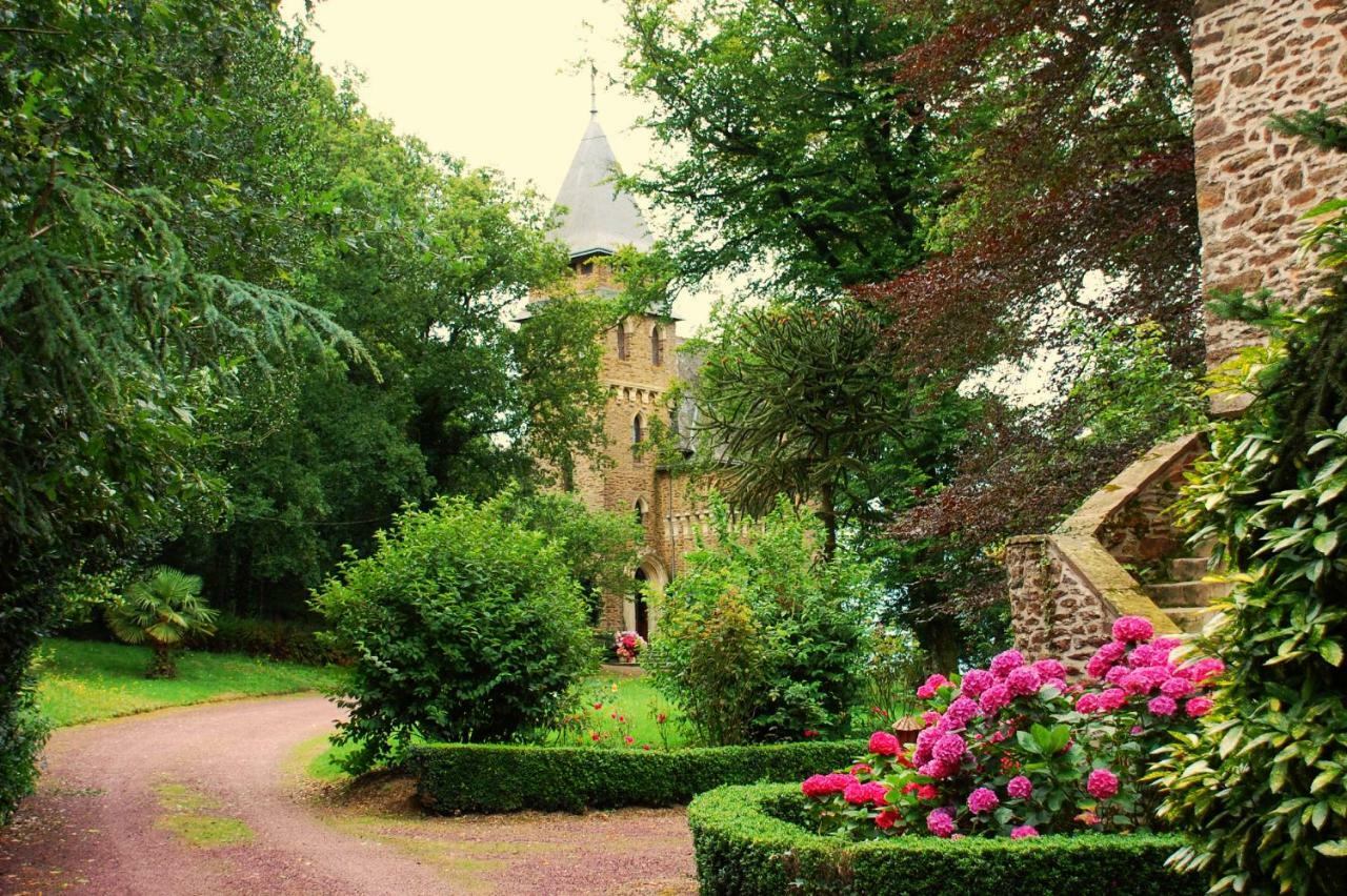 The Storyteller Apartment At Chateau Le Mur Carentoir Exterior photo