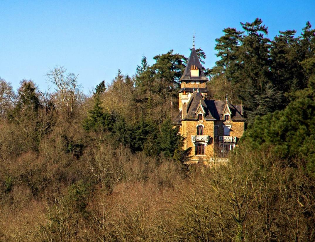 The Storyteller Apartment At Chateau Le Mur Carentoir Exterior photo